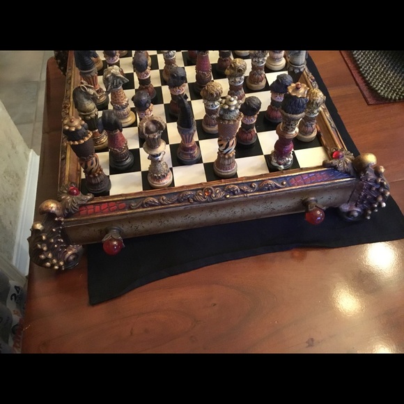 Custom Design Chessboard Set - Picture 5 of 8
